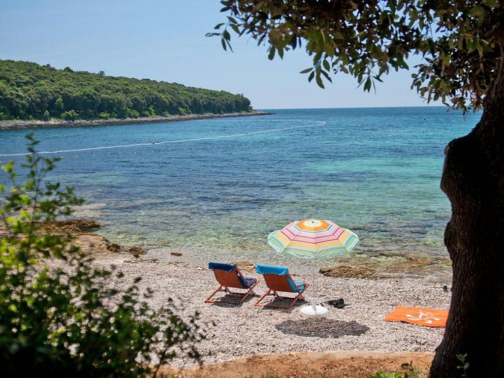 Ferienanlagen am Strand in Istrien in Kroatien